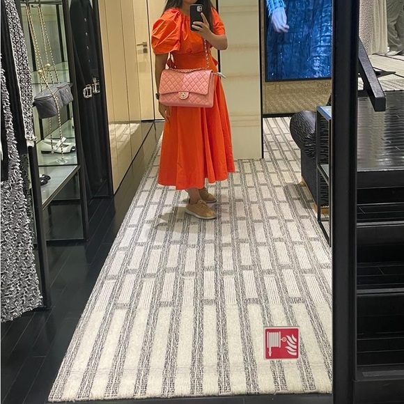 CHANEL Pink Quilted Shoulder Bag - Picture 1 of 3